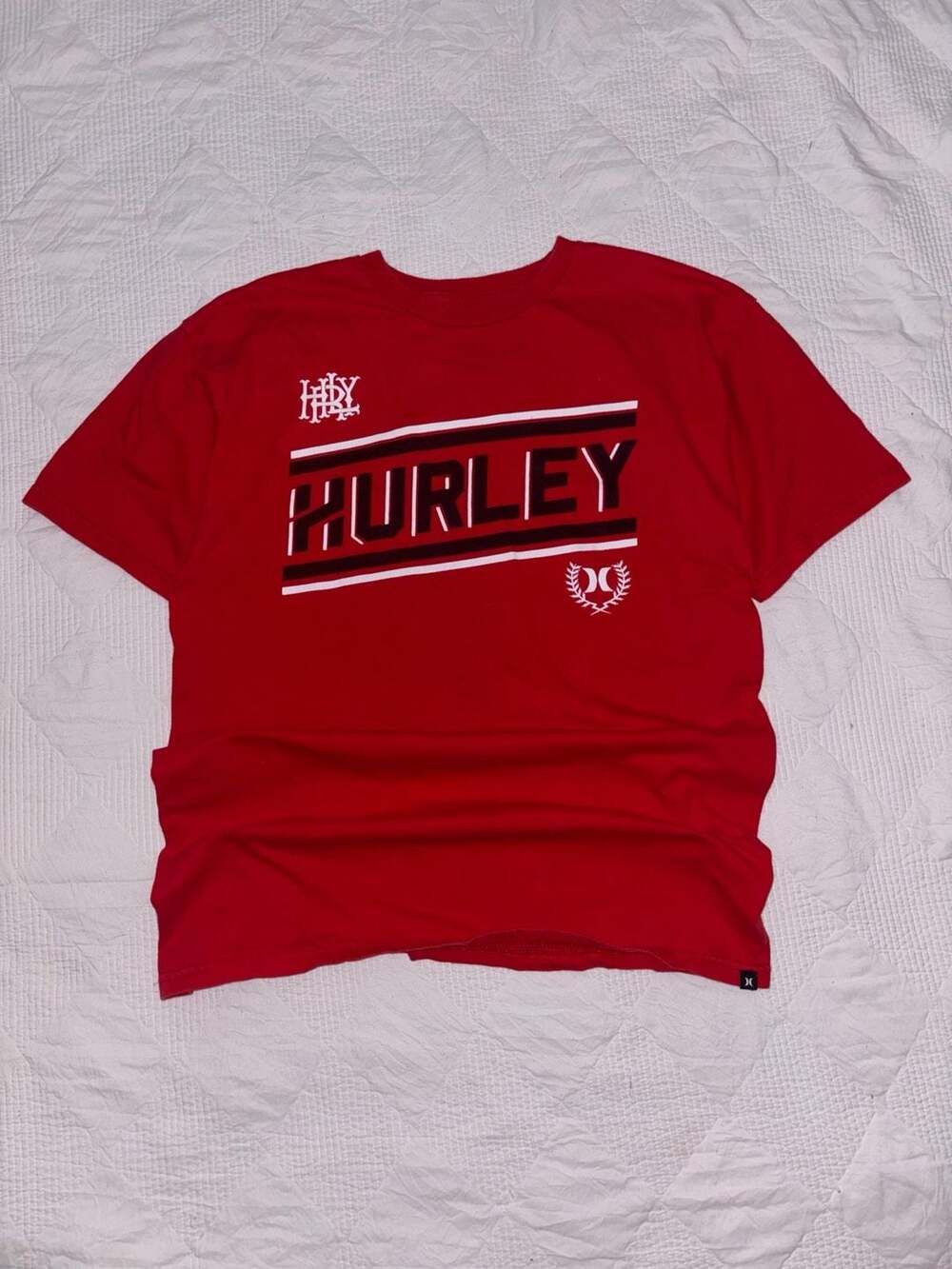 Hurley Classic Fit T-Shirt Size M Red Graphic Tee